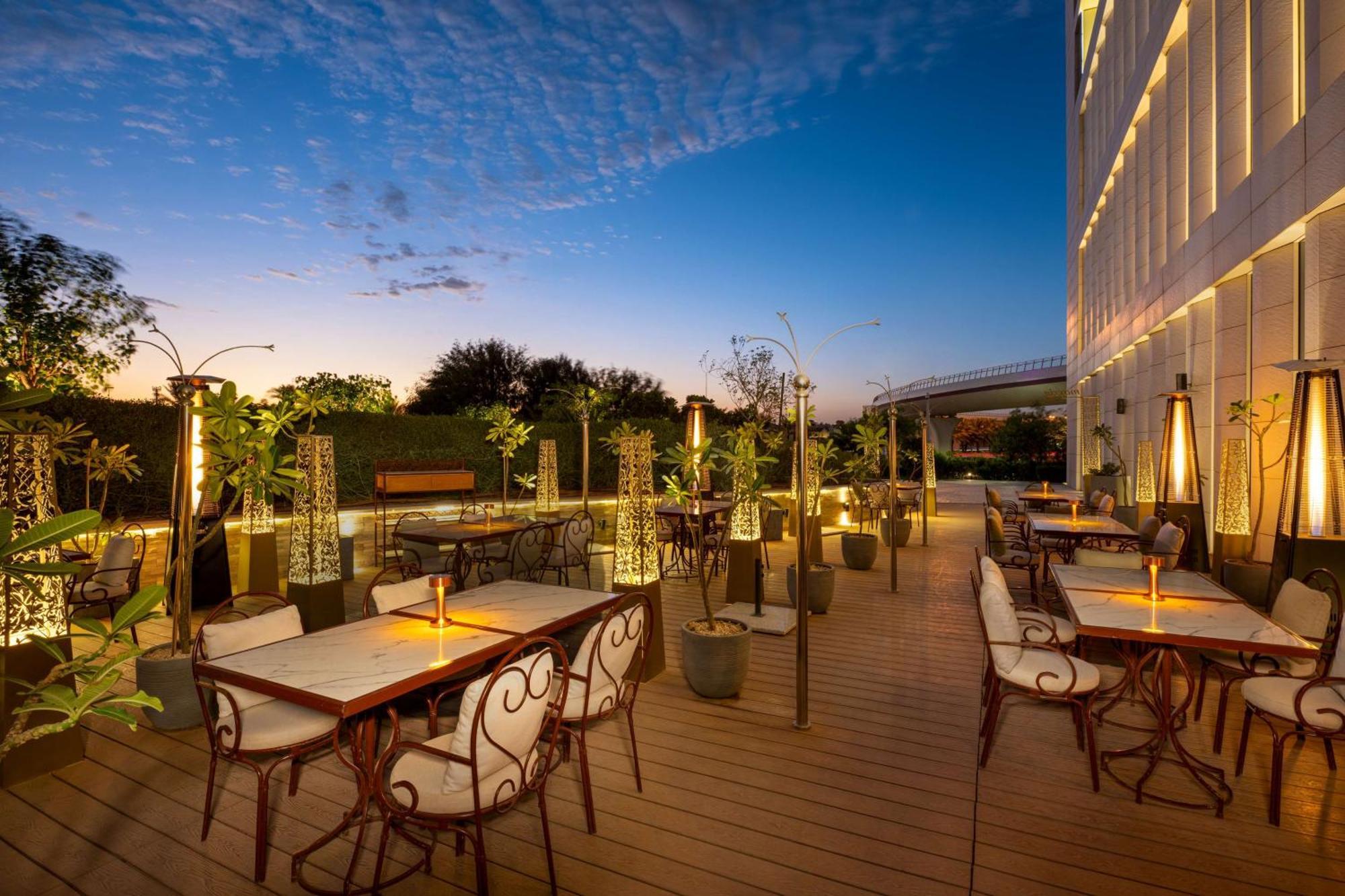 Hilton Riyadh Hotel & Residences Ngoại thất bức ảnh The Park, Hyderabad